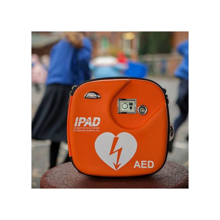 Automatski defibrilator za javne prostore