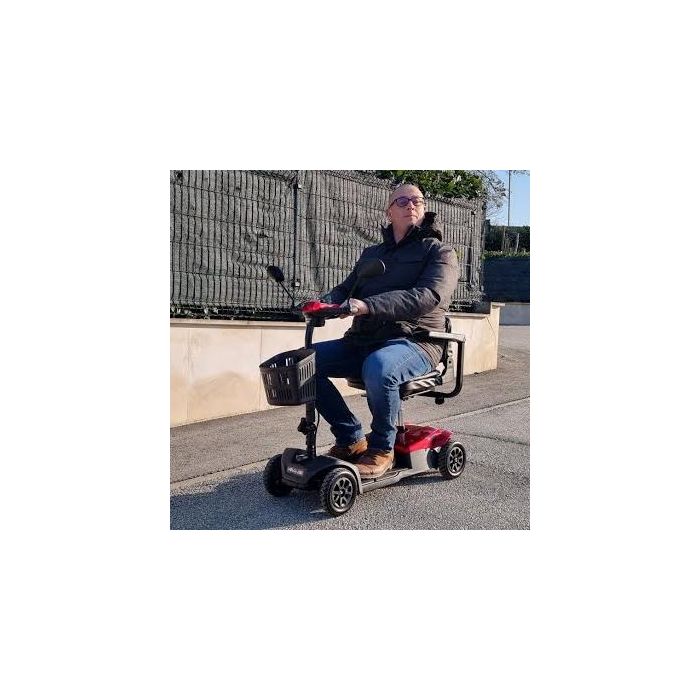 Kompaktni elektromotorni skuter za invalide
